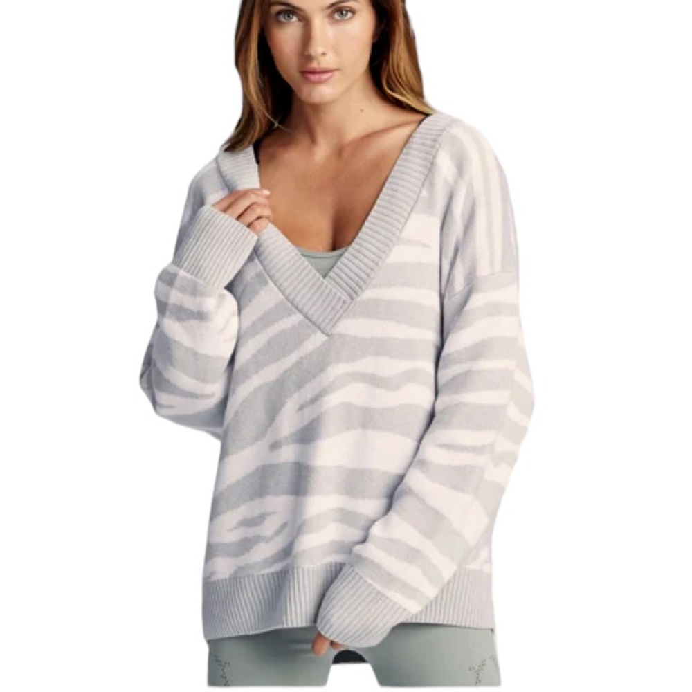 Varley Women’s Calvert Gray White Zebra Print V-neck Oversize Sweater W-170 Sz S